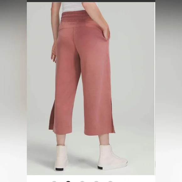 Size 4 Lululemon Soft Ambition high rise crops, spiced Chai - Picture 2 of 8